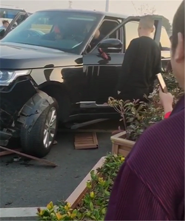 最新鲜,最热门的汽车事件都会在此,而本期的内容是:大众被170万路虎