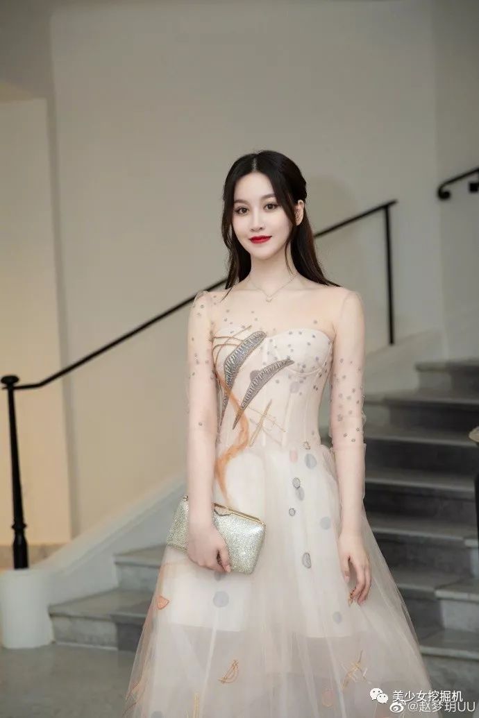 年度美少女大赏又纯又欲狐狸颜输给抖音过气一姐