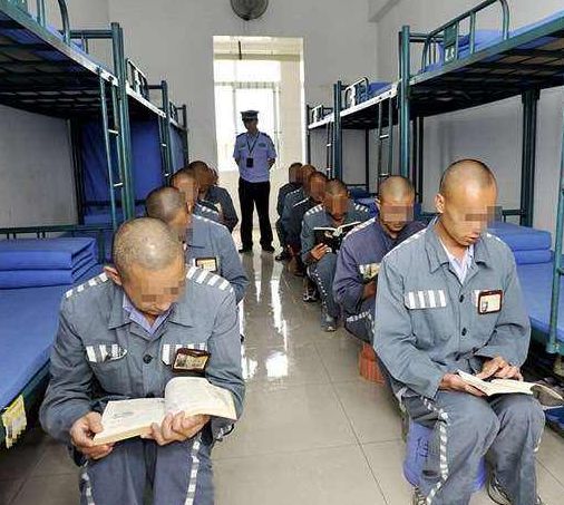 被判"无期徒刑"的人,每天在监狱里做什么?说出来你也许不信!
