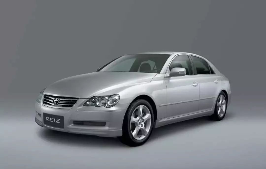 x,这也是国人比较熟悉的一代,因为这一代锐志在2005年由一汽丰田共