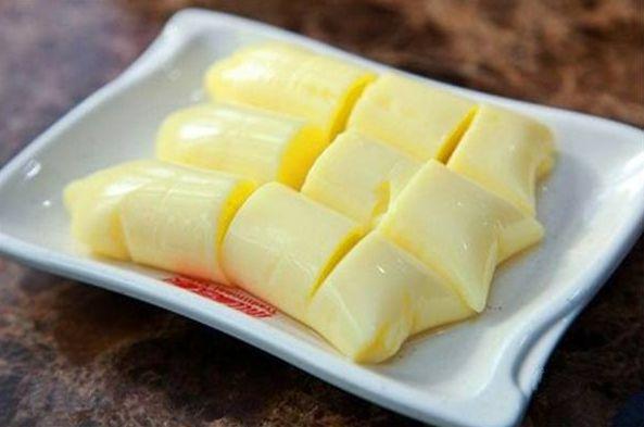 肉末玉子豆腐营养丰富,口感滑嫩,味道甜香,老少皆宜