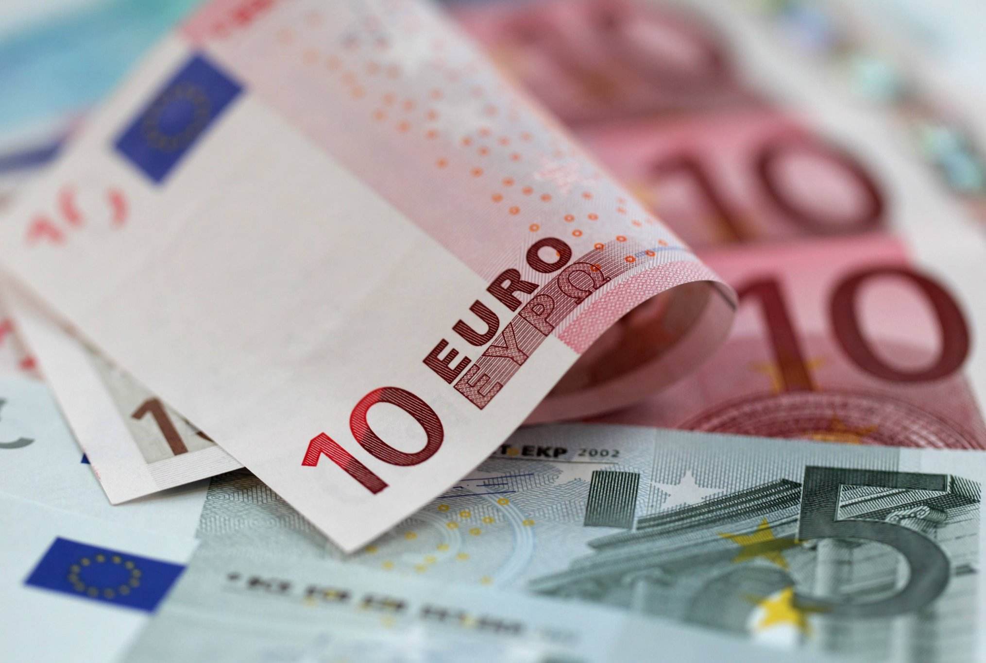 2023年2月24日1欧元能换多少人民币-欧元汇率 - 南方财富网