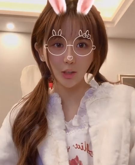 杨清柠亲人去世后首次出镜却被鼓起的肚子抢镜这是怀孕了吗