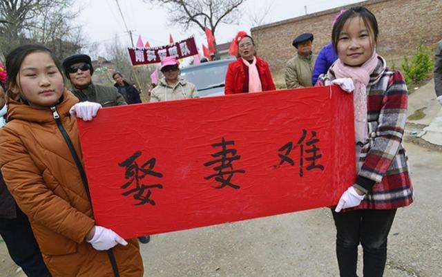 腊月到农村光棍将迎来相亲潮有的年轻人却不爱相亲为啥