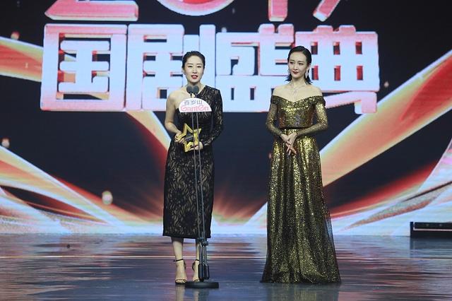 汪曼春王鸥与大姐刘敏涛同框亲密合影颜值养眼回忆满满