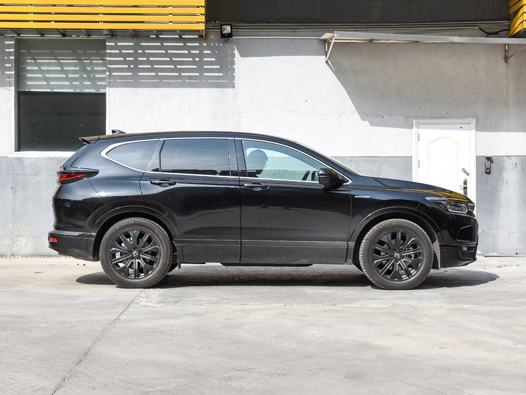 百公里5L油还带四驱，20几万预算，丰田本田两大王牌SUV咋选？