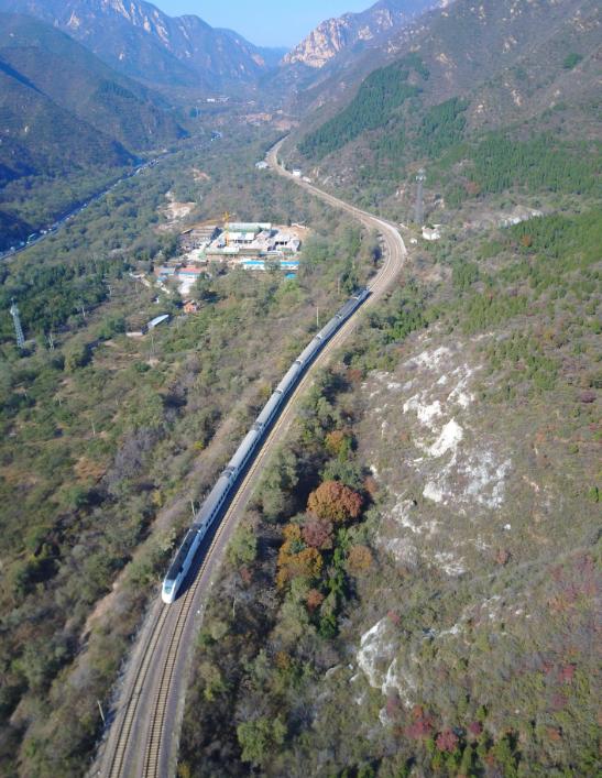 各项发展落后于世界各国,这时候中国人成为了国际人中的"东亚病夫"