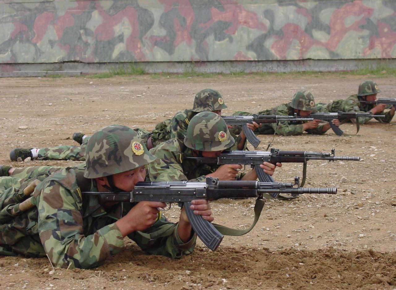 永远的八一杠我军最出色的步枪也是士兵心中的白月光