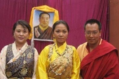 她被称为东方之花20岁嫁40岁的西藏活佛女儿成了唯一公主