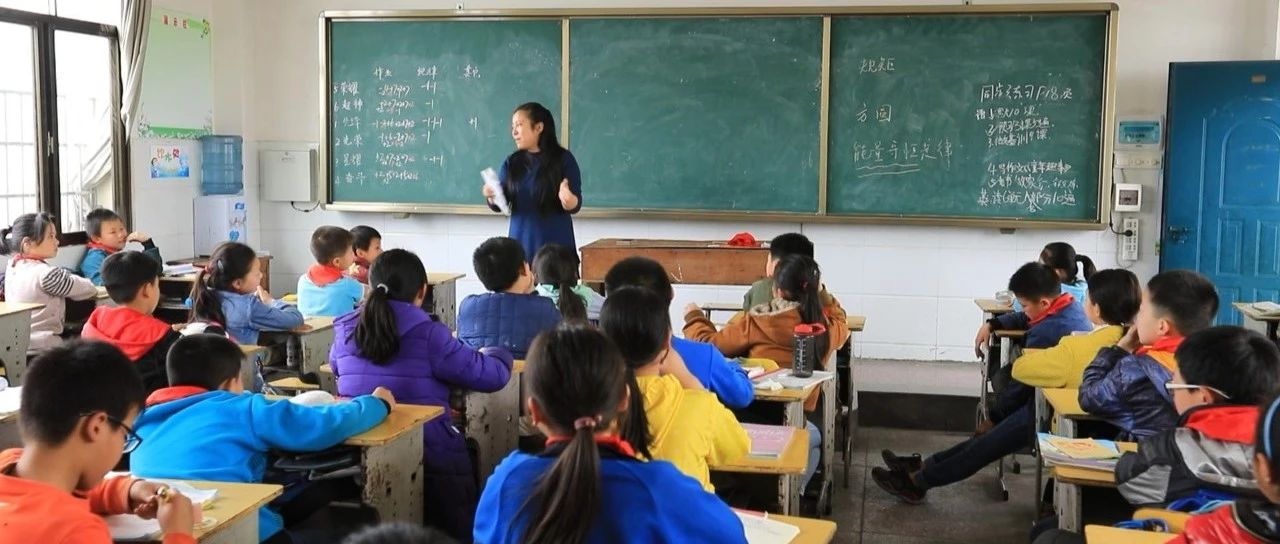 头条|冷水江向特困学生发放助学金 决不让一个学龄孩子因贫失学|冷水江|失学_新浪新闻
