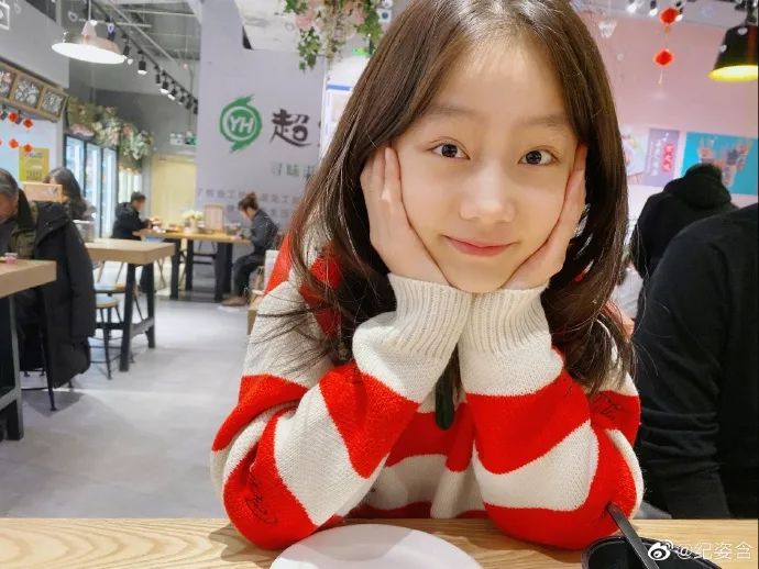 还记得《虎妈猫爸》里的茜茜吗?她现在长这样