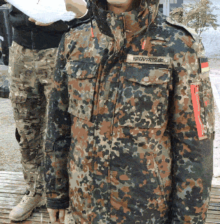 军迷老司机们的御寒挚爱现代德军斑点迷彩大衣重装来袭