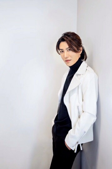 华语乐坛年底惊喜之作,告别既是纪念,前行不畏洒脱罗罗全新个人迷你