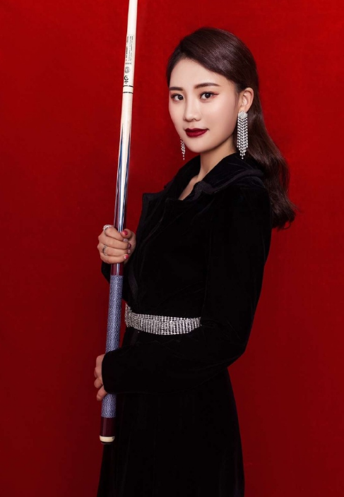 27岁九球天后,颜值不输潘晓婷,嫁帅气投资人,老公姓氏很奇怪|刘莎莎