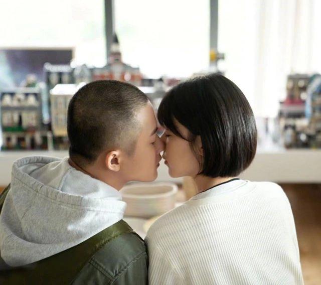 阚清子与檀健次互相暗恋?新剧首次扮演宅女,妆都卸了也太拼了