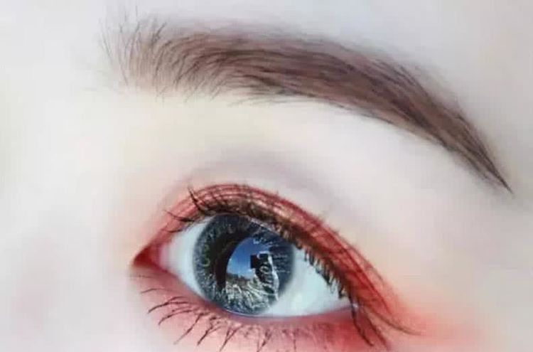 心理学哪一只眼睛含情脉脉测你给异性留下的第一印象是什么