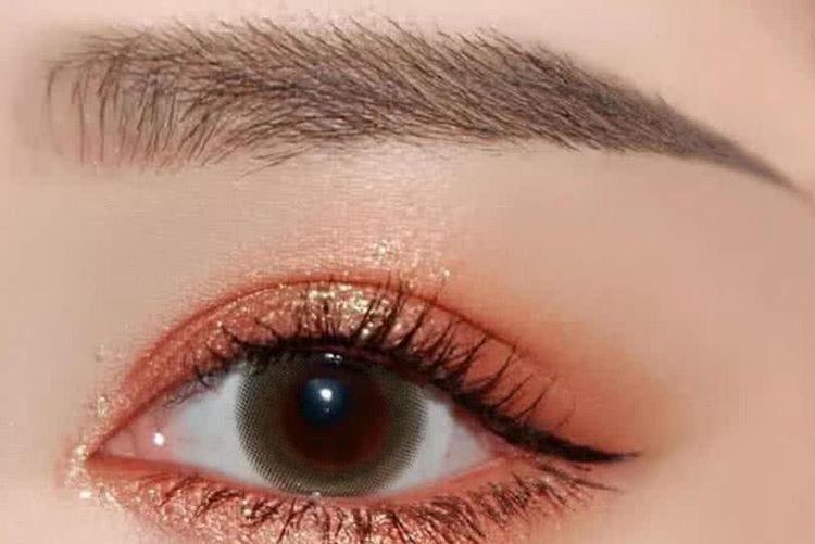 心理学哪一只眼睛含情脉脉测你给异性留下的第一印象是什么