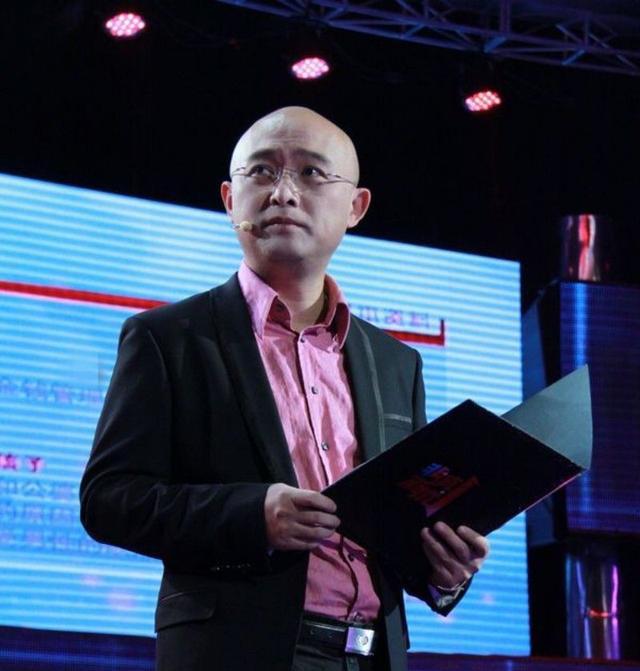 他在《非诚勿扰》遭集体灭灯,最后却牵手导演,如今他们怎样了?