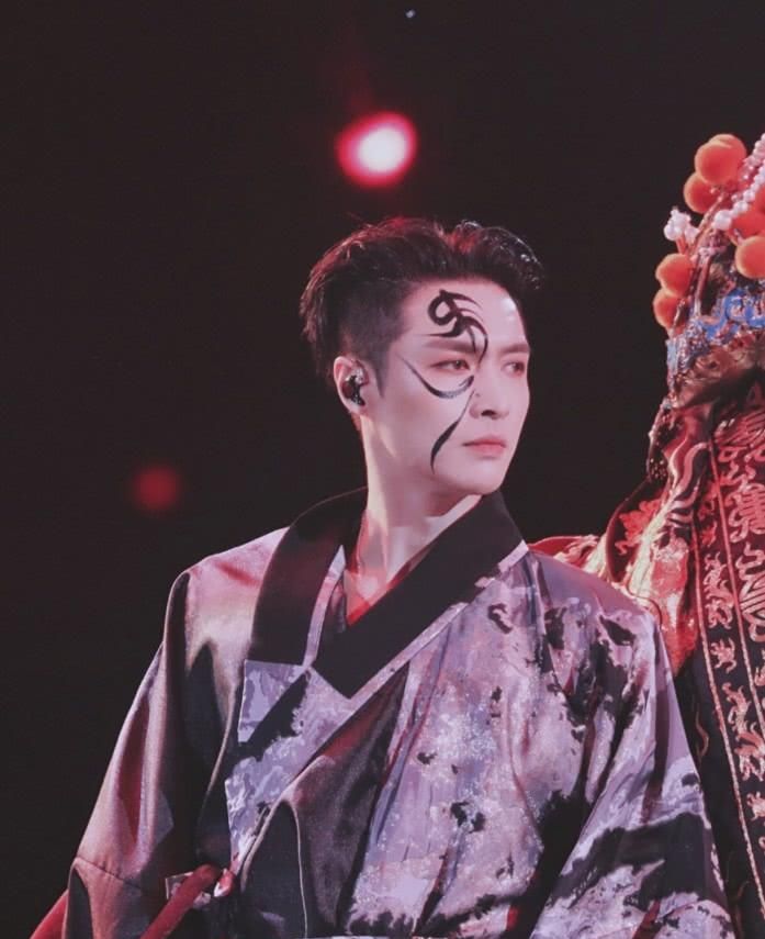 张艺兴《霸王别姬》拉升跨年品味:京腔加古风,致敬传统经典