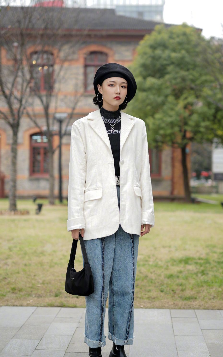 美女穿西装搭配牛仔裤帅气与妩媚并存刚柔并济之美真耐看