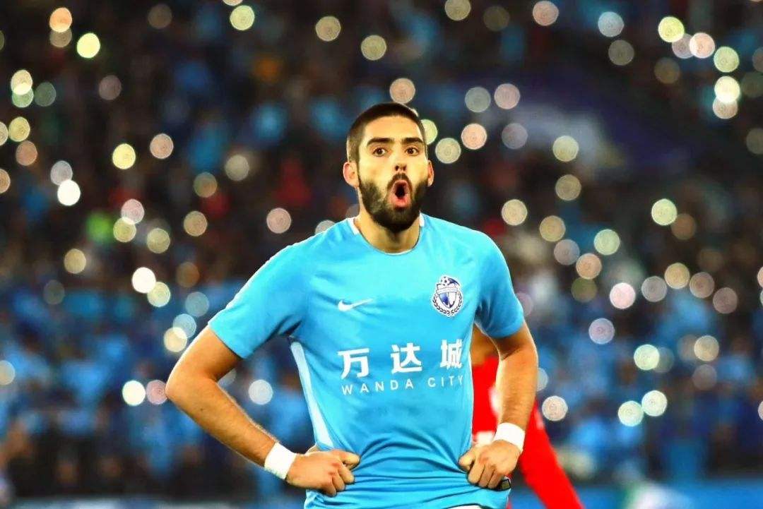 与万达商谈无果,核心外援遭多方惦记!新赛季的大连一方内忧外患