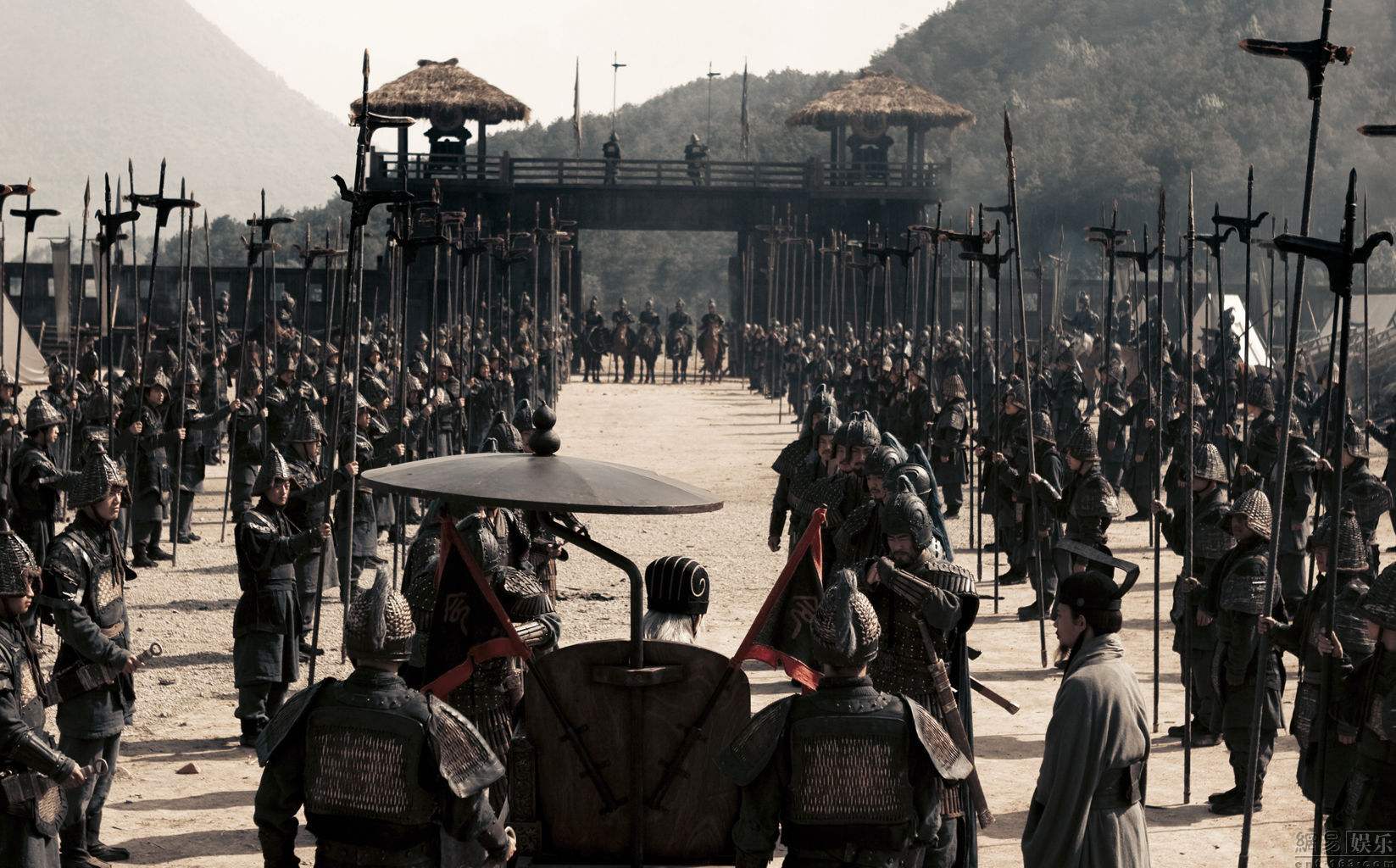 蜀汉被曹魏灭亡时,曾经得诸葛亮大恩的孟获为何不救?他也很无奈