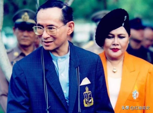 83岁诗丽吉太失败!让王储给保镖情人戴孝,自己不忠还教坏儿子