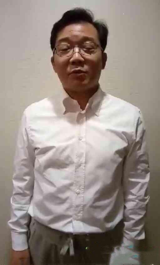 相声演员大兵,如今已经是惶惶中年,女儿都已嫁做人妇了