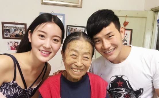 嘎子谢孟伟罕晒星三代美娇妻人生最好的投资选对妻子