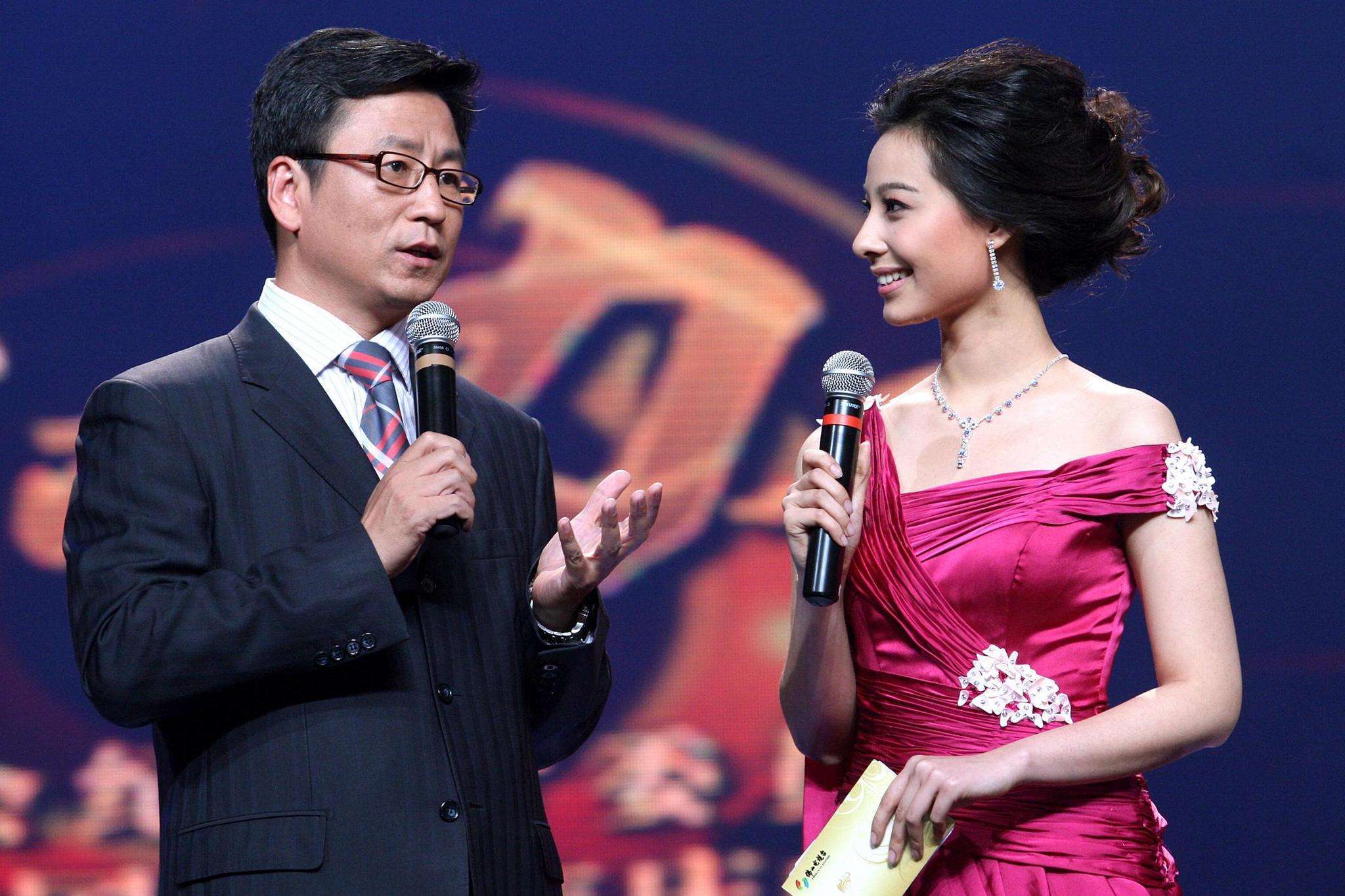 白岩松的妻子近照曝光,两人曾为同事,21岁儿子是学霸