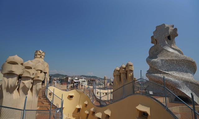 高迪最后设计的私人住宅，酷似外星人的巢穴