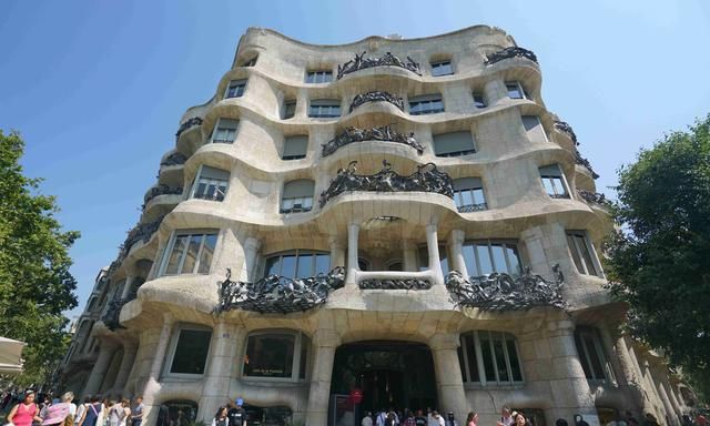 高迪最后设计的私人住宅，酷似外星人的巢穴