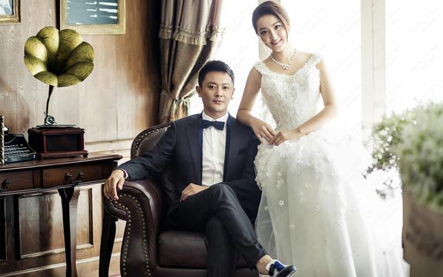 对他的另一半要求很高,在一个朋友的介绍下发现哈琳娜的条件非常合适