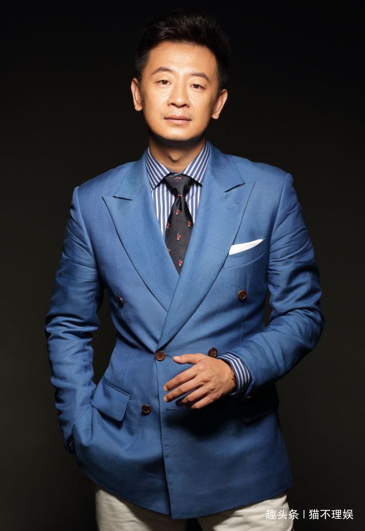 例如,小编今天和大家介绍的这位实力派演员黄海波,要知道黄海波的演技