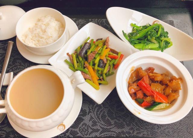 我想要的月子餐,好精致,看着就赏心悦目,吃着该多香!