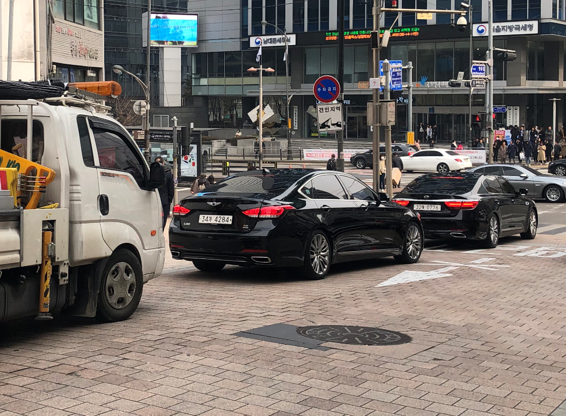 高度还原概念车设计，捷尼赛思GV80预告图发布