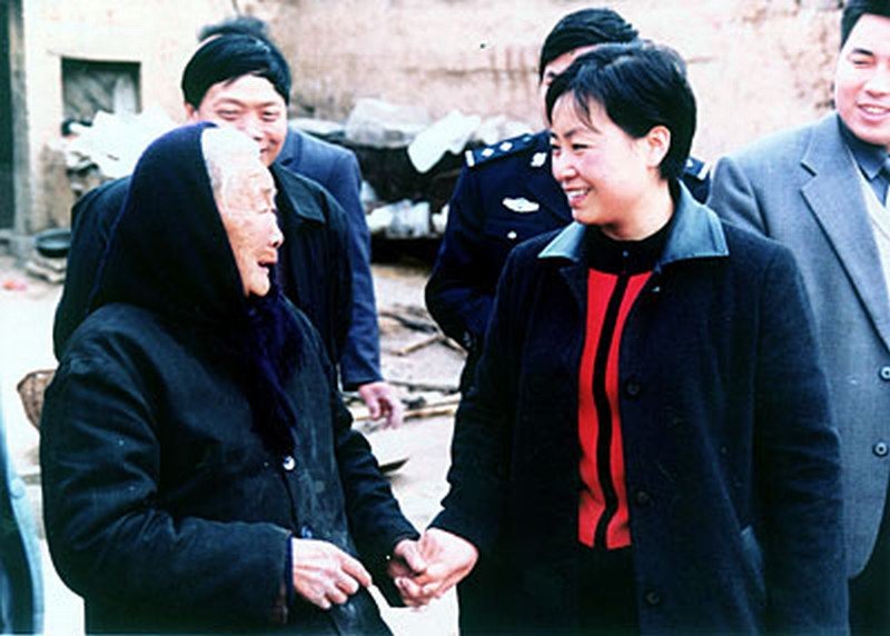 任长霞去世时她的儿子只有17岁15年过去了他过得怎么样