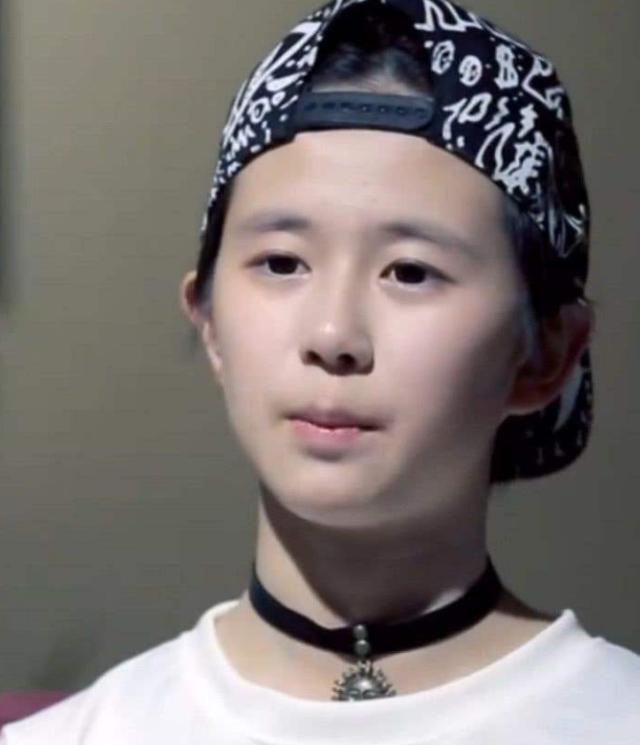 她是变形计中的假小子19岁穿露胃装漫画腰不输杨幂