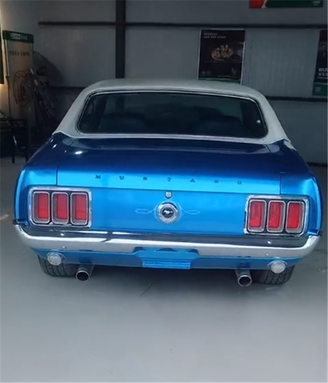 70年福特野马,自带无框车门,内饰和五菱差不多