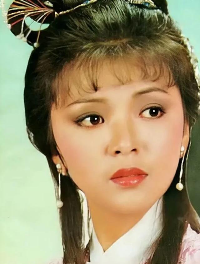 59岁陈玉莲近况脸上沧桑气质不减曾让周润发一见倾心的女人