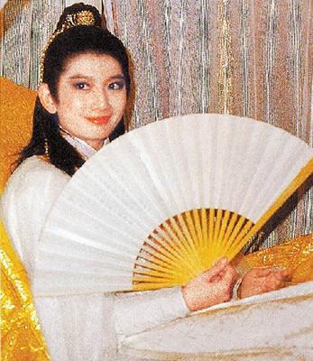 她童年被父亲家暴玷污,婚后因丈夫患重度抑郁,死后3天才被发现