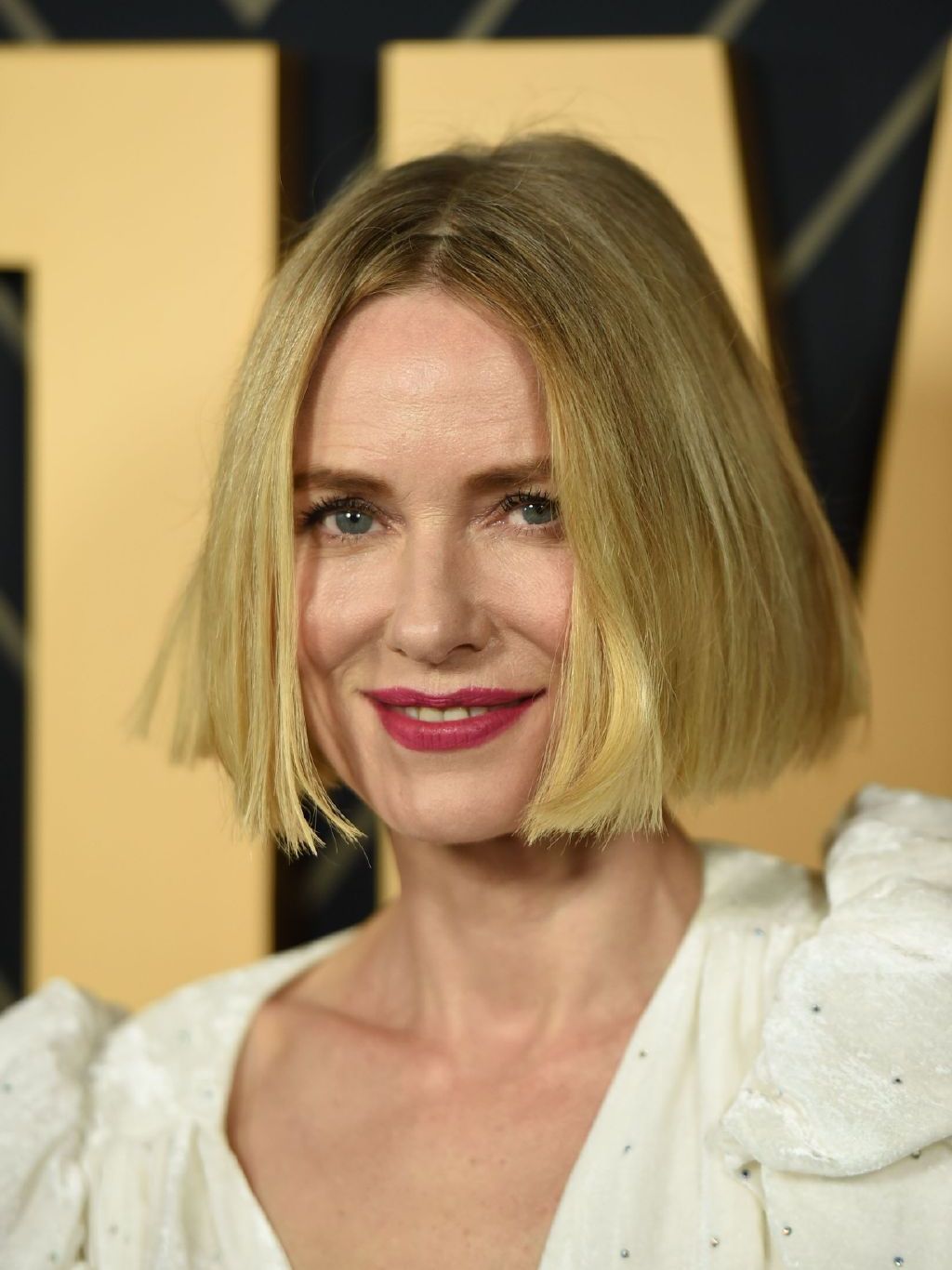 惊艳52岁娜奥米沃茨现身活动好莱坞女神的气质让人羡慕