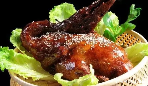 说到甜皮鸭你知道吗卤菜大师教你乐山甜皮鸭具体细节非常简单