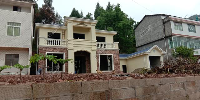 拆掉老房建新房,四川农村小哥建的新宅真让人羡慕