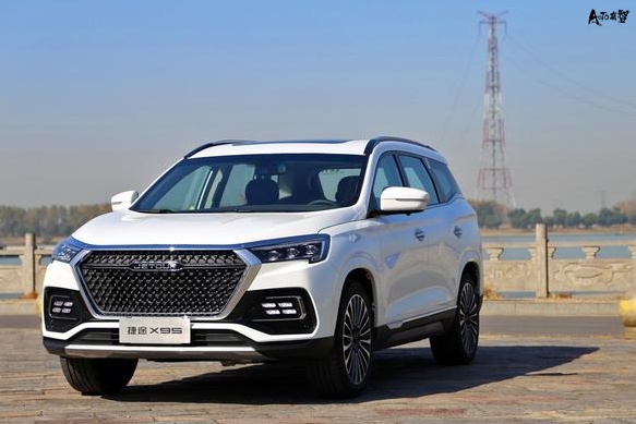 定位为中型suv,捷途x95指导价9.99-15.29万元