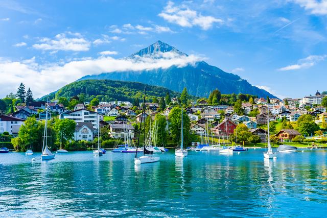 瑞士最美小镇之一施皮茨