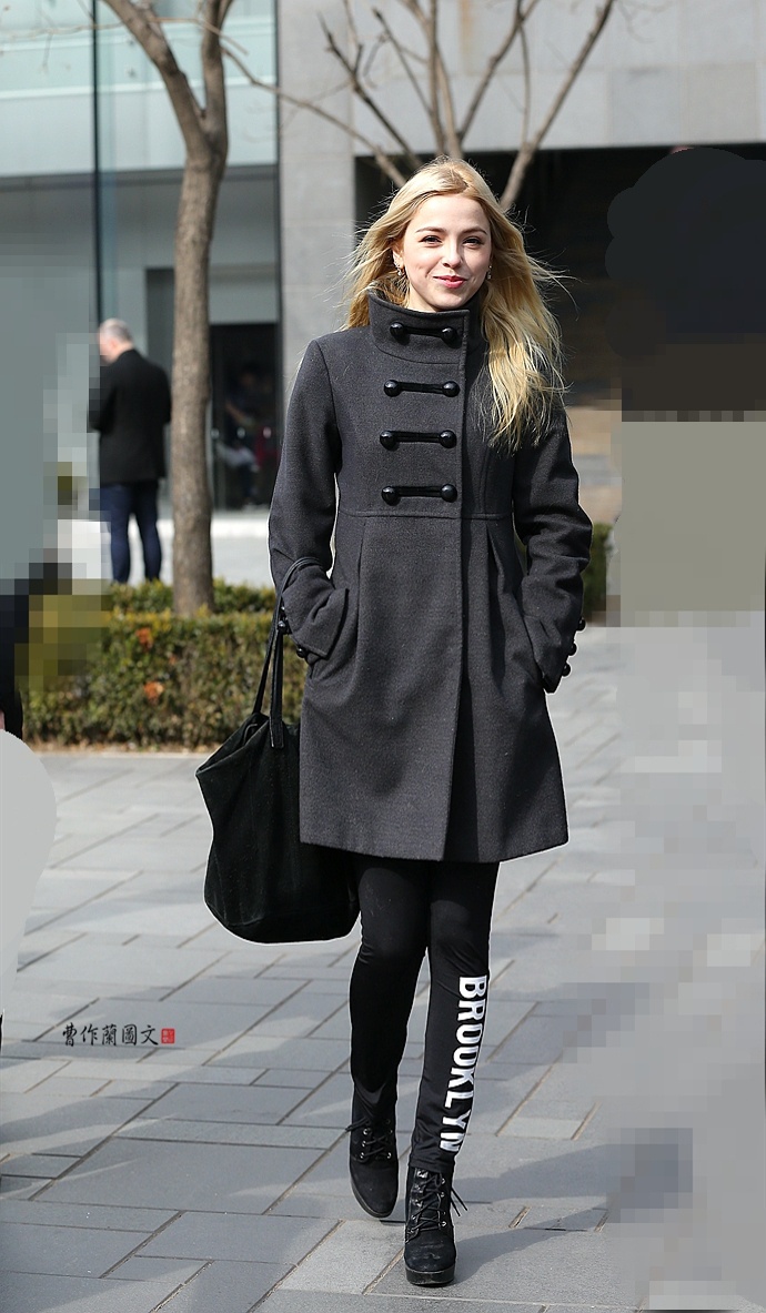 街拍:美女,简简单单就很美