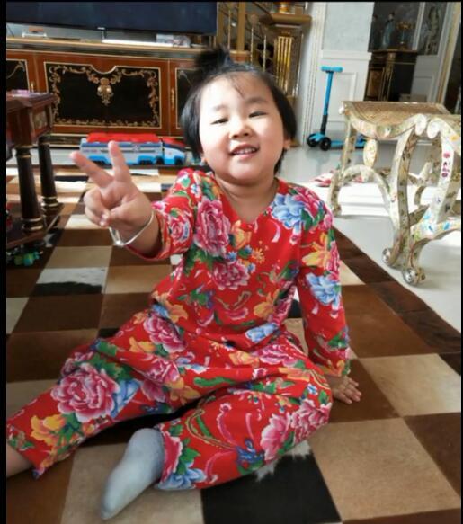 郭德纲二儿子郭汾阳今天生日已经5岁了网友于小宝生日快乐