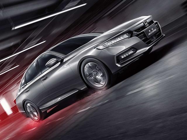 特斯拉杀入30万！连BBA都慌了，为什么蔚来不慌？