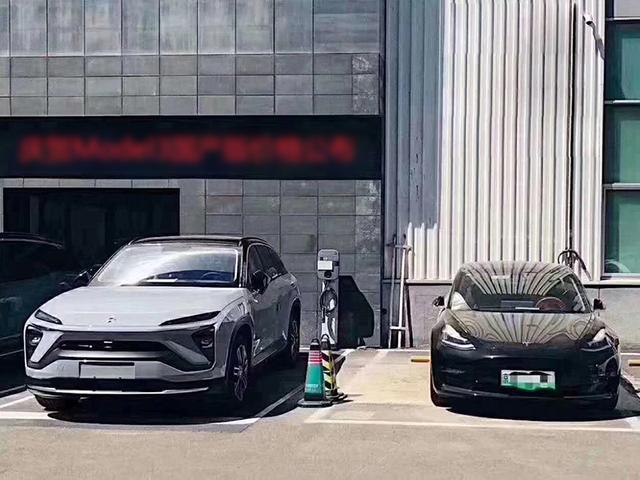 特斯拉杀入30万！连BBA都慌了，为什么蔚来不慌？